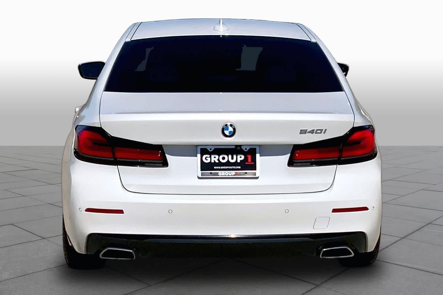Used 2022 Mineral White Metallic BMW 540i image 5