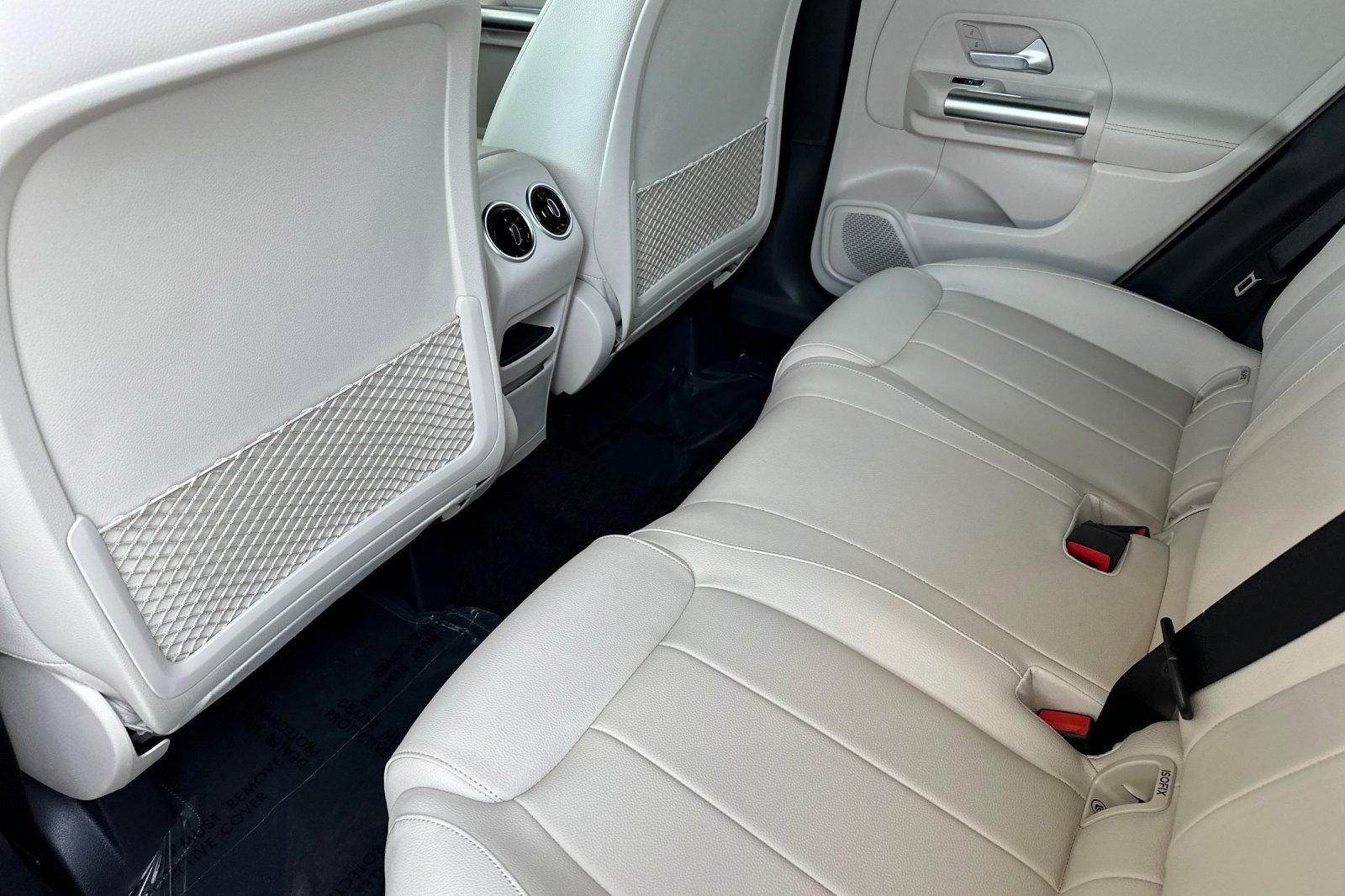 New 2026 White Mercedes-Benz GLA 250 image 12