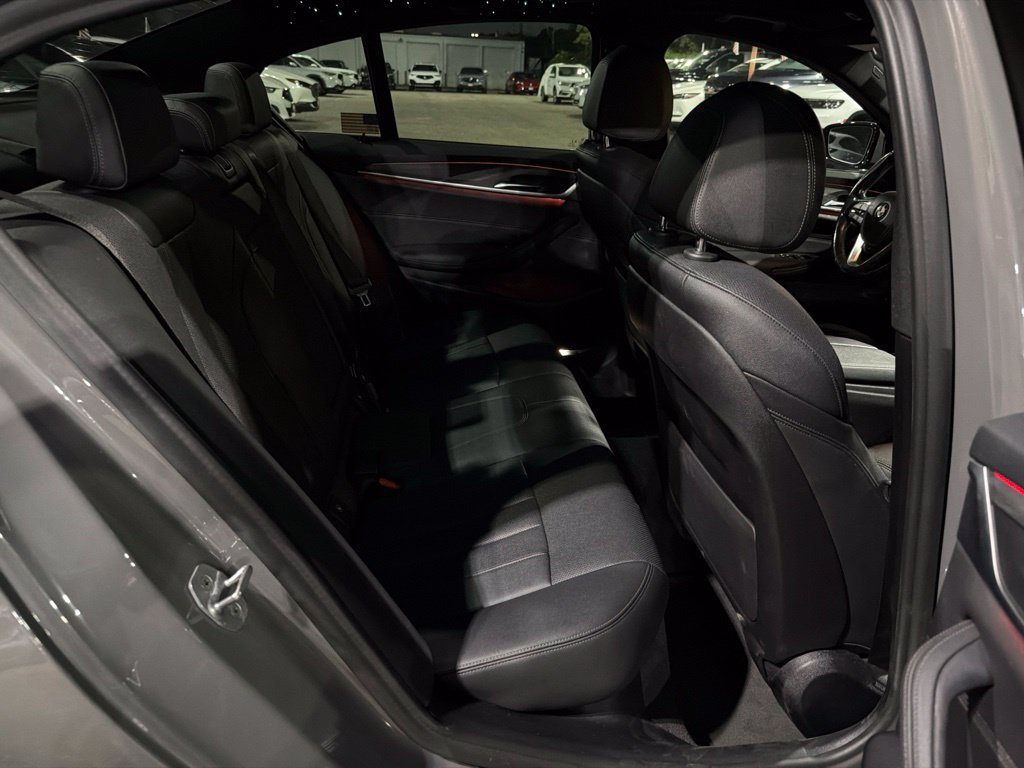 Used 2021 Gray BMW 530i image 16
