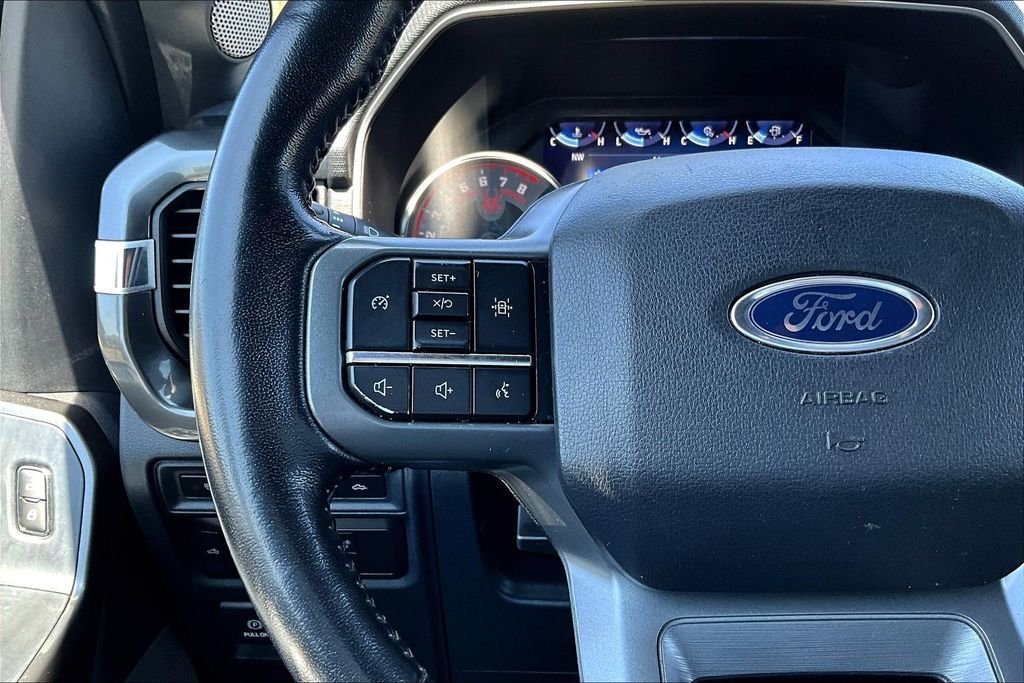 Used 2022 White Ford Lariat image 11