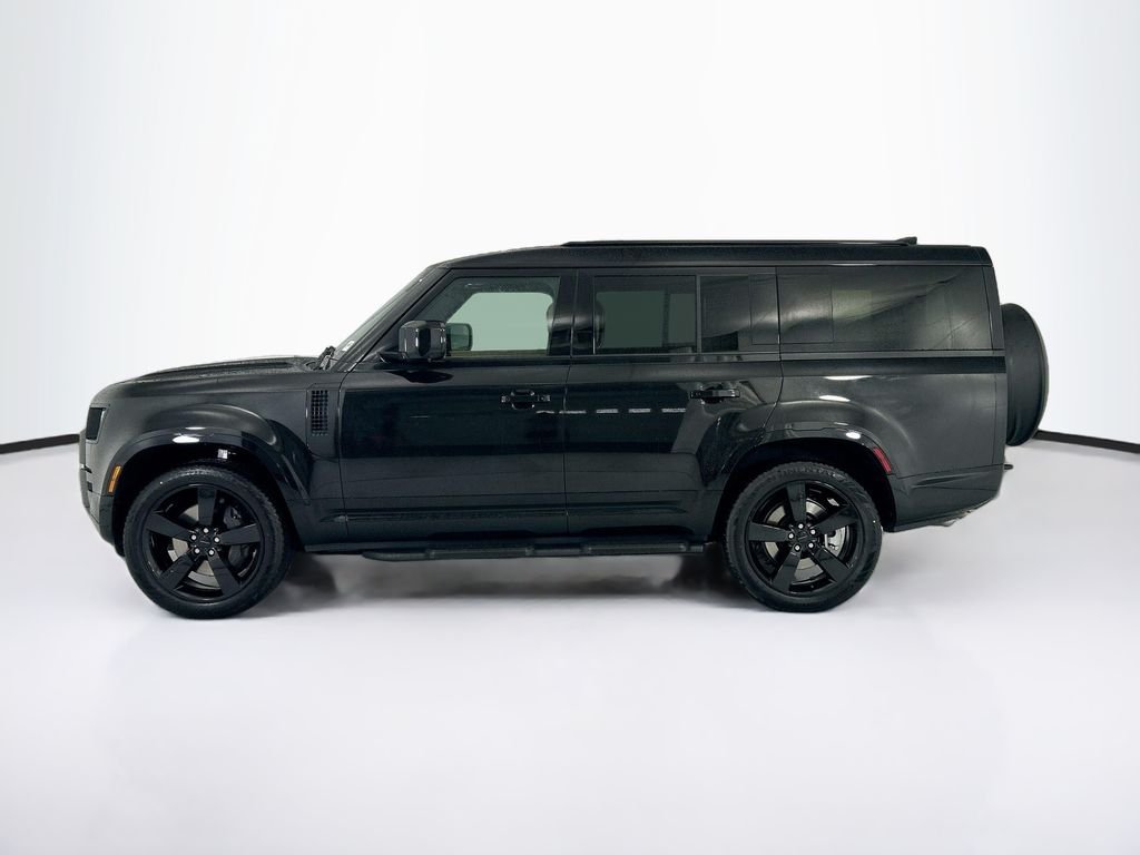 New 2026 Santorini Black Metallic Land Rover X-Dynamic SE image 8