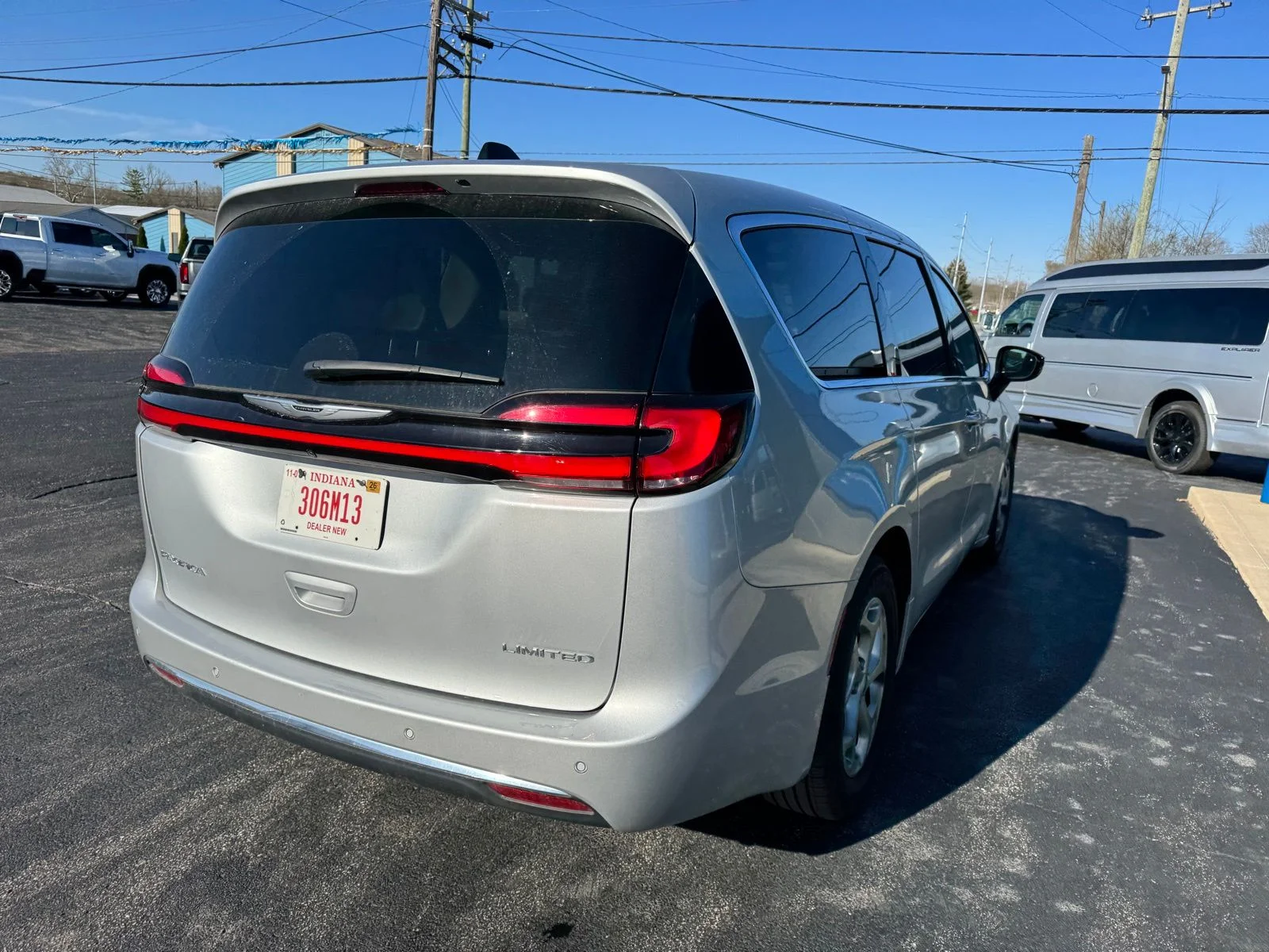 2024 Chrysler Pacifica Limited - Photo 5