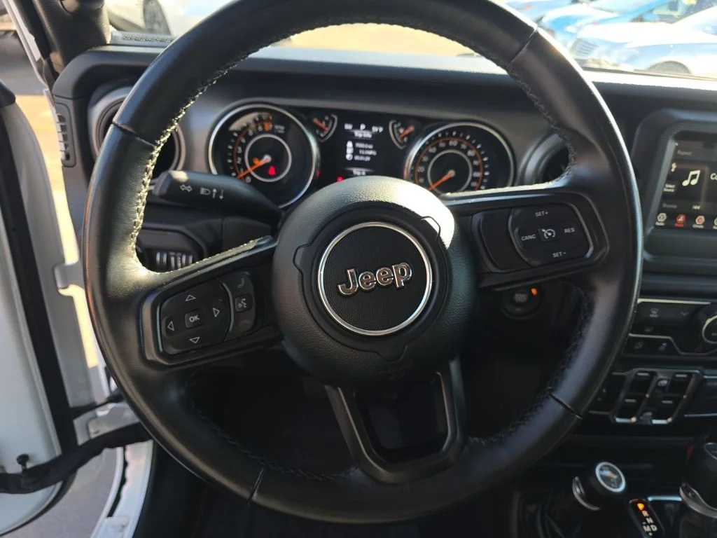 Used 2022 White Jeep Willys image 15