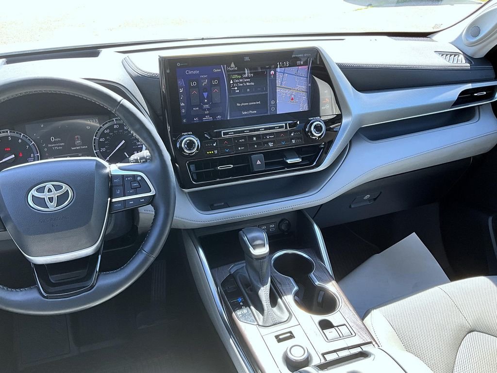 Used 2022 Beige Toyota Platinum image 13