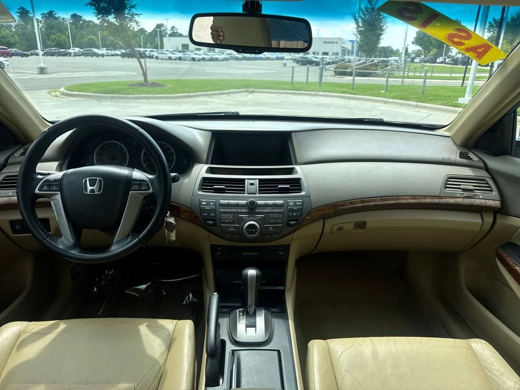 Used 2009 Crystal Black Pearl Honda EX-L image 16