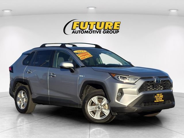 Used 2019 Silver Toyota XLE image 1