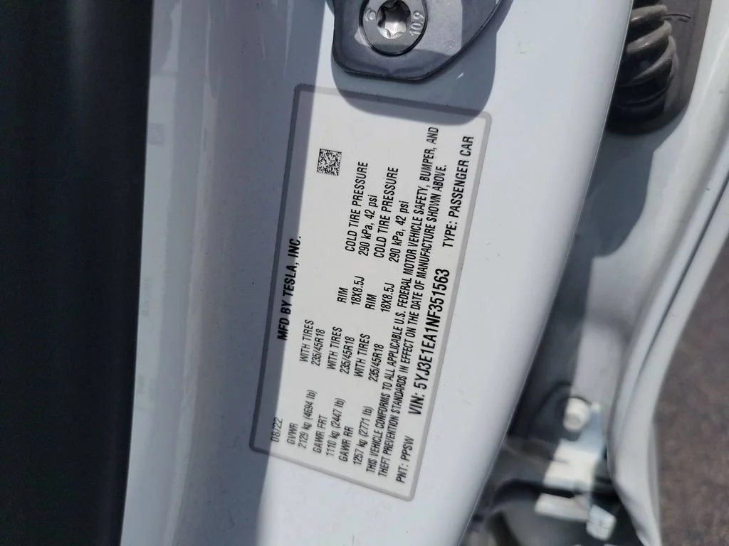 Used 2022 White Tesla RWD image 31
