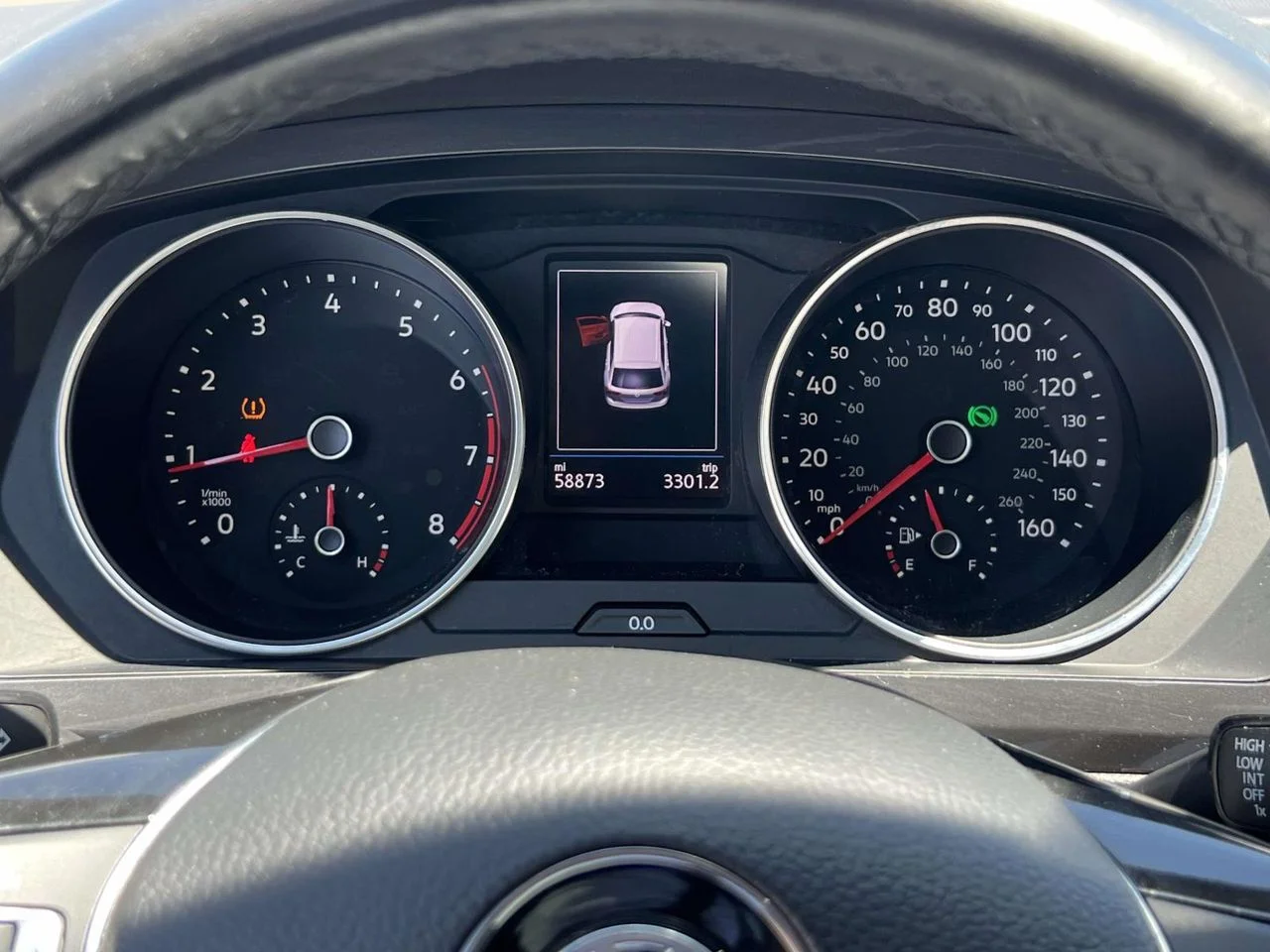 Used 2019 Platinum Gray Metallic Volkswagen 2.0T SE image 40