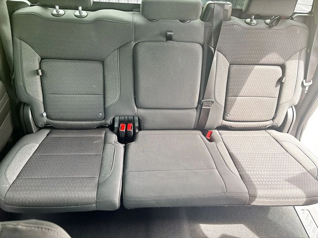 Used 2024 Onyx Black GMC Elevation image 22