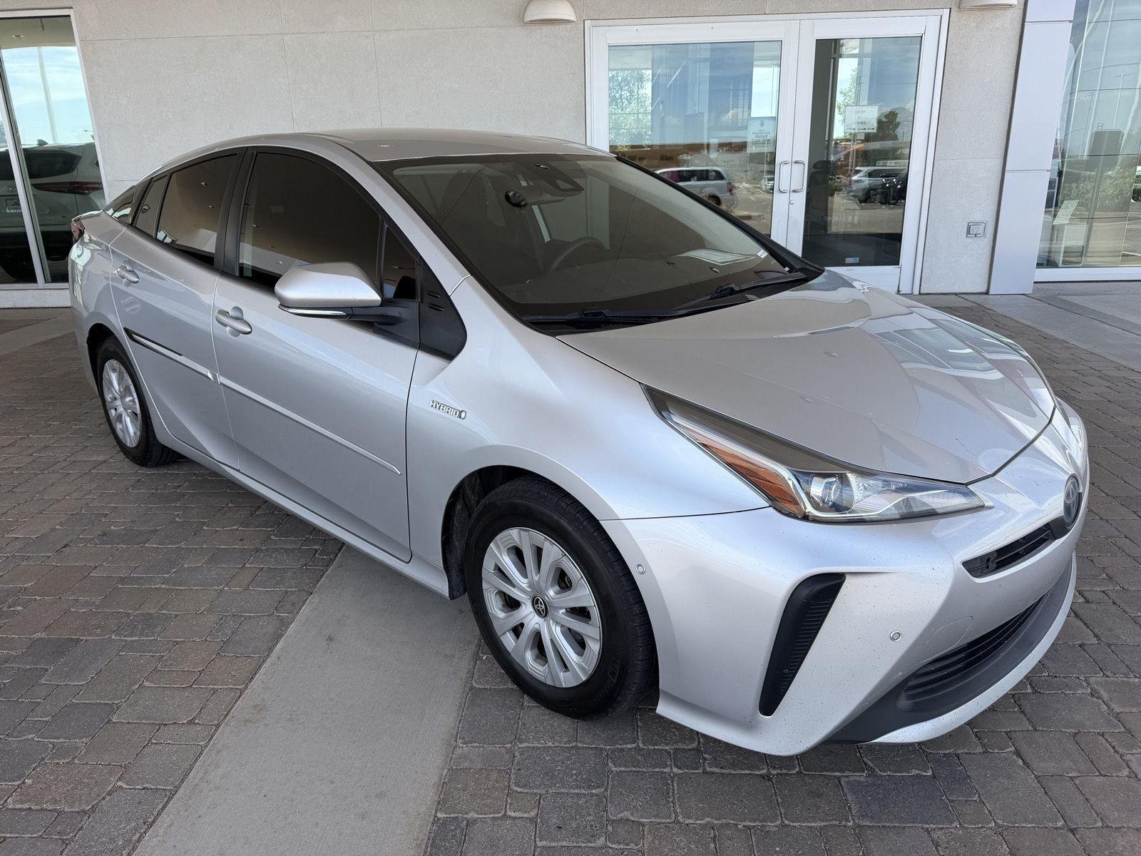 Used 2022 Classic Silver Metallic Toyota LE image 7