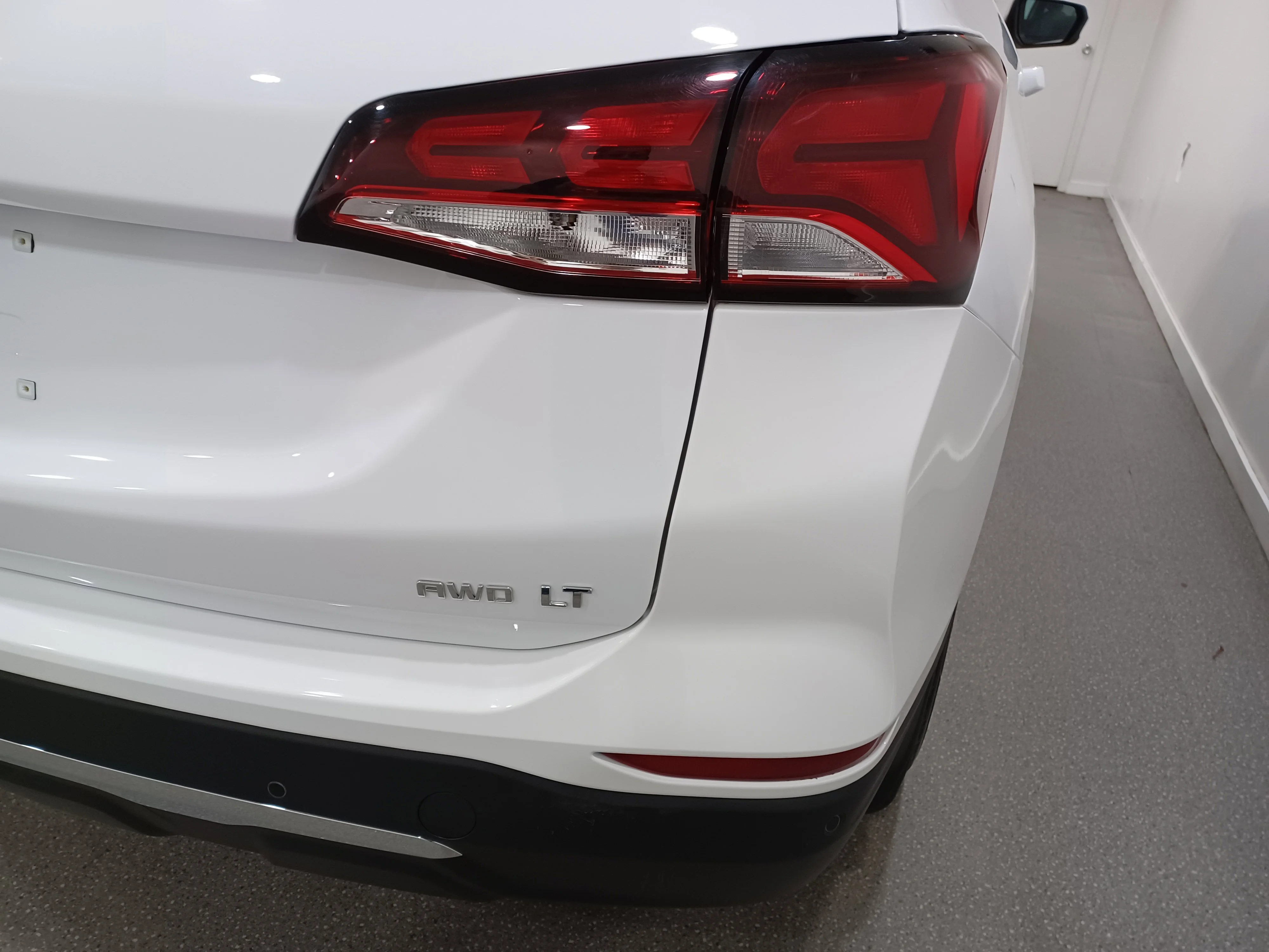 Certified Used 2022 Iridescent Pearl Tricoat Chevrolet LT AWD*Remote Start | Htd Seats | Blind Spot Detection | Park Assist image 22