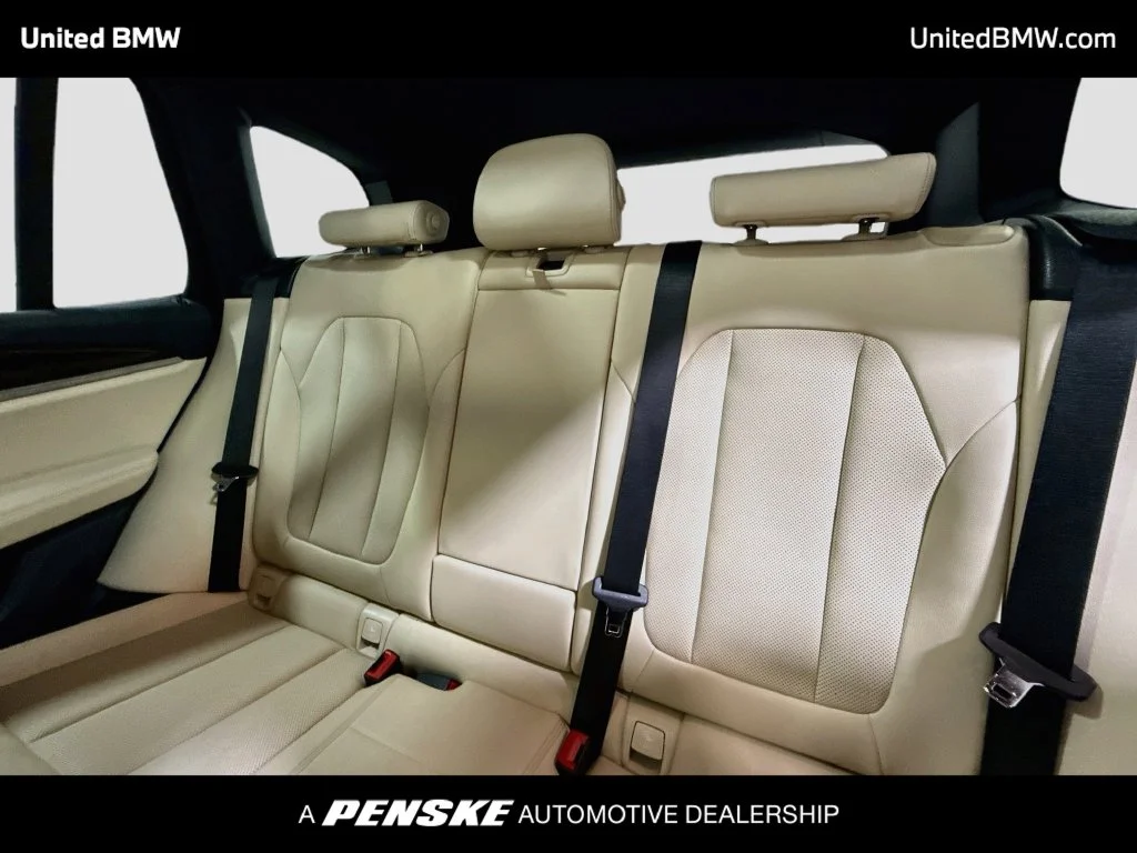 Used 2023 Mineral White Metallic BMW sDrive30i image 20