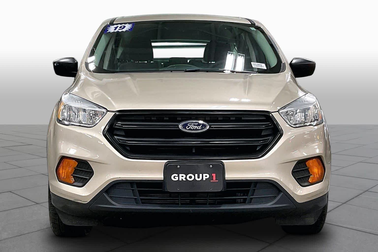 Used 2017 White Gold Metallic Ford S image 4