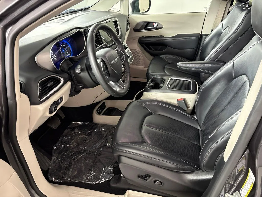 Used 2023 Gray Chrysler Touring L image 34