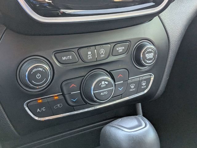 Used 2020 White Jeep Limited image 21