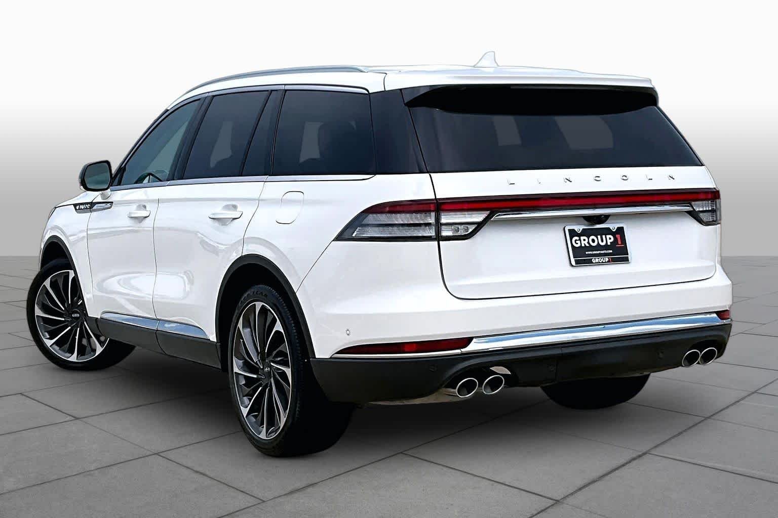 Used 2020 Pristine White Metallic Tri-Coat Lincoln Reserve image 12