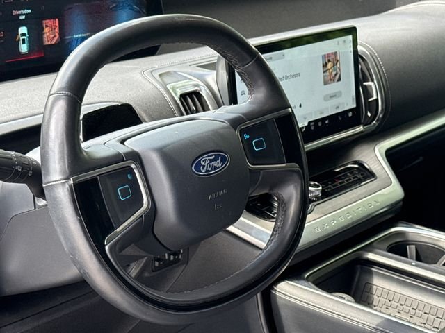 Used 2025 Black Ford Platinum image 20