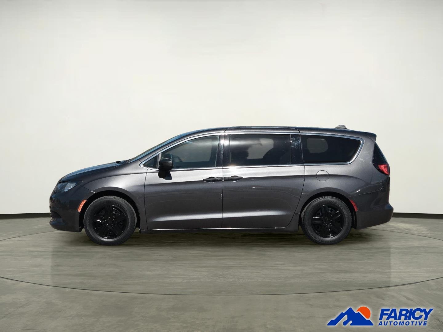 Used 2019 GRAY CHRYSLER L image 2