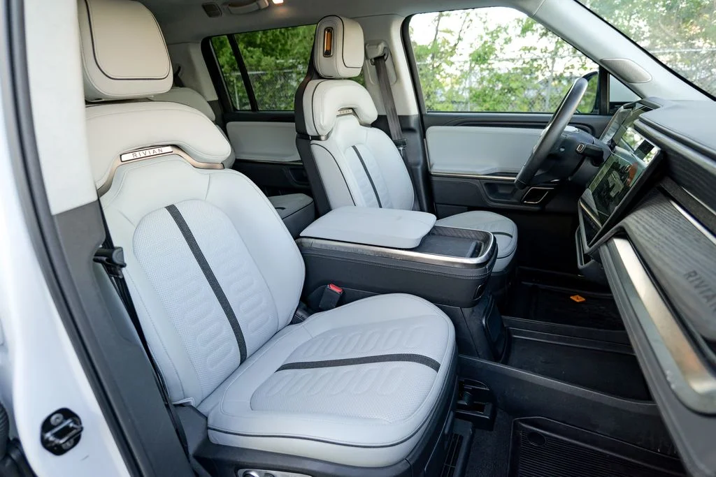 Used 2024 Glacier White Rivian Adventure image 38