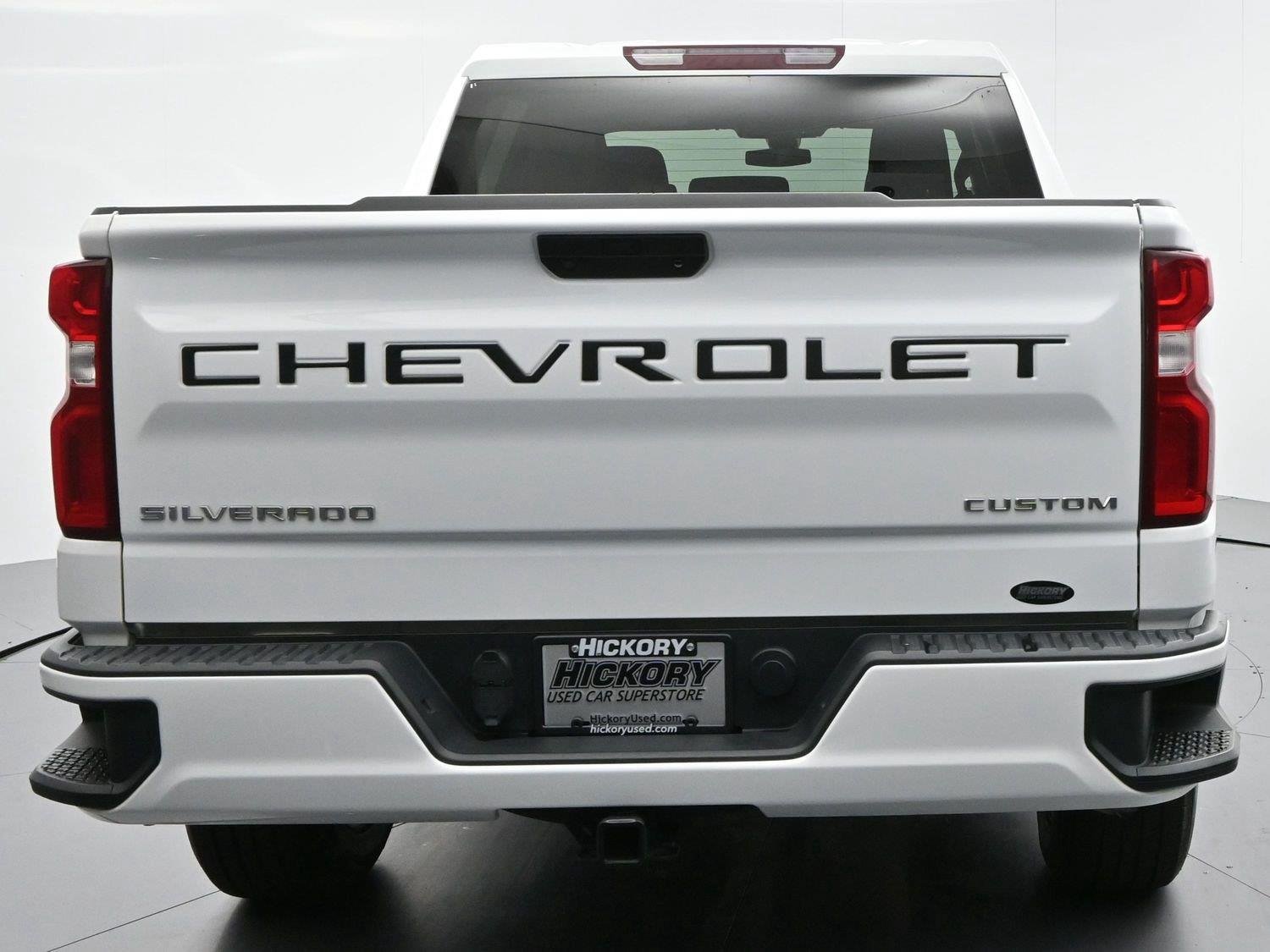 Used 2022 Summit White Chevrolet Custom image 6