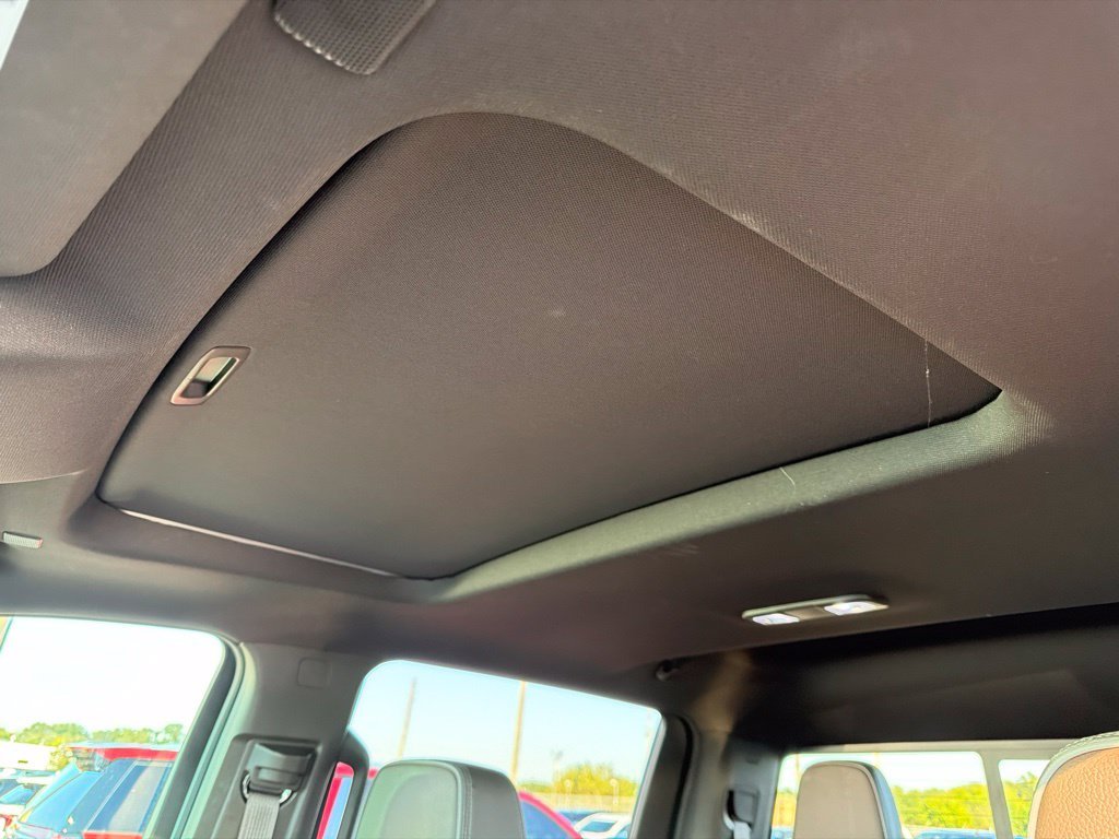 Used 2025 Silver GMC Denali image 17