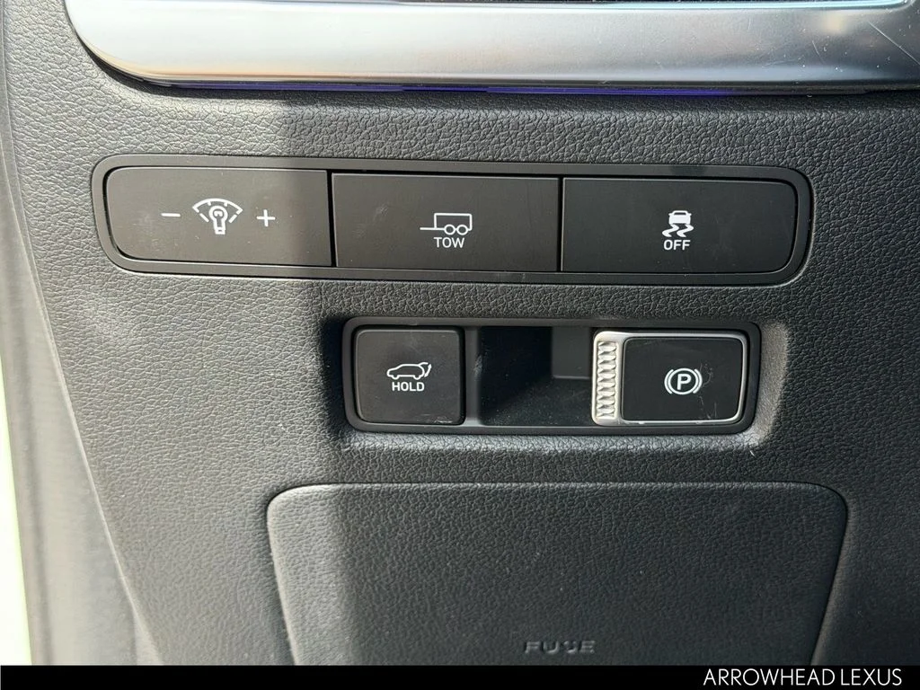 Used 2023 White Hyundai Calligraphy image 18
