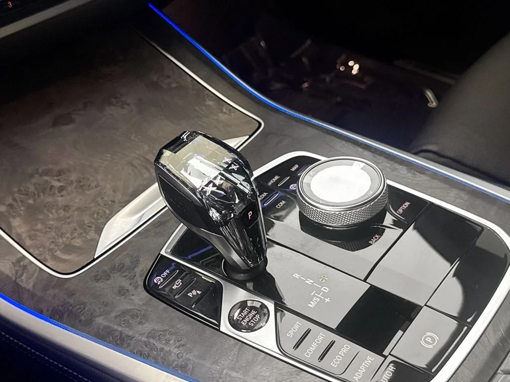 Used 2021 White BMW sDrive40i image 17