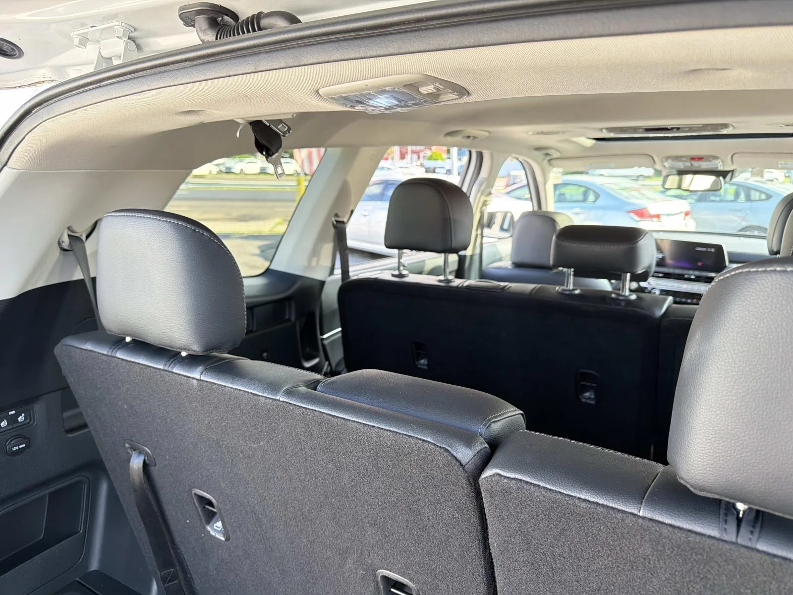 Used 2024 White Kia EX image 7