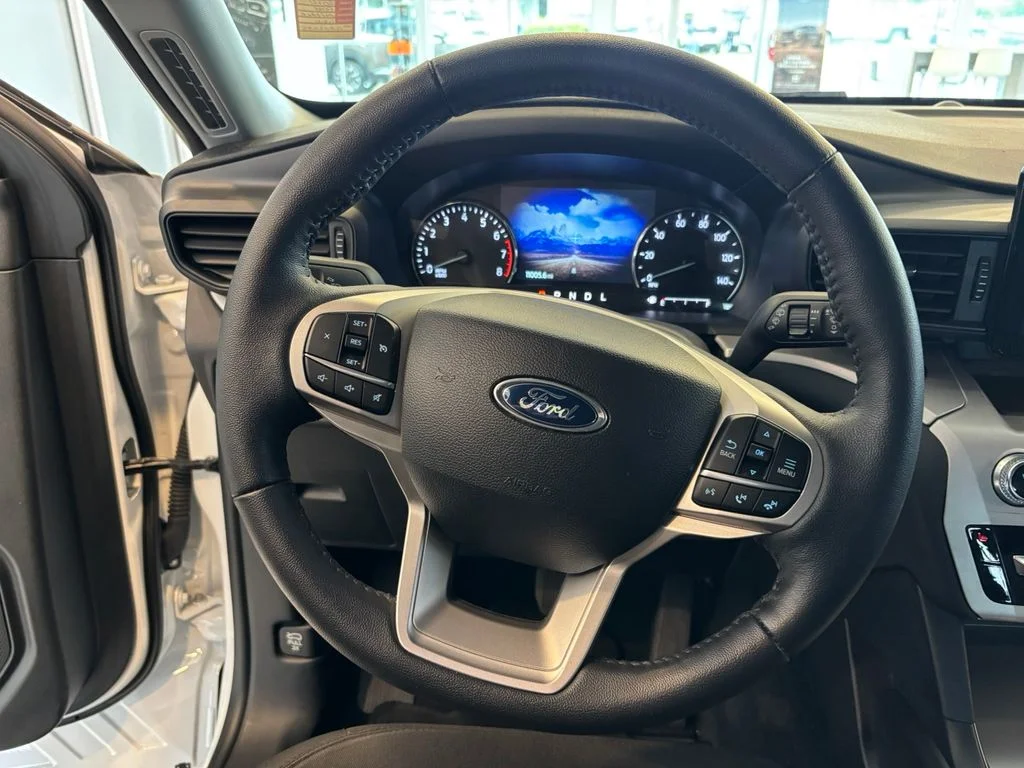Used 2024 White Ford XLT image 17