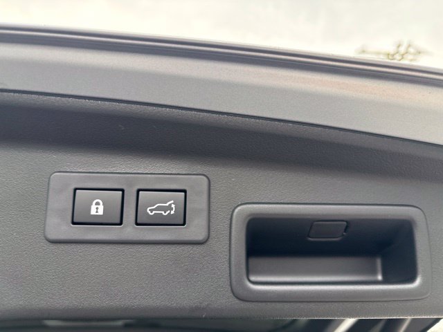 New 2026 ICE SILVER METALLIC Subaru Premium image 9