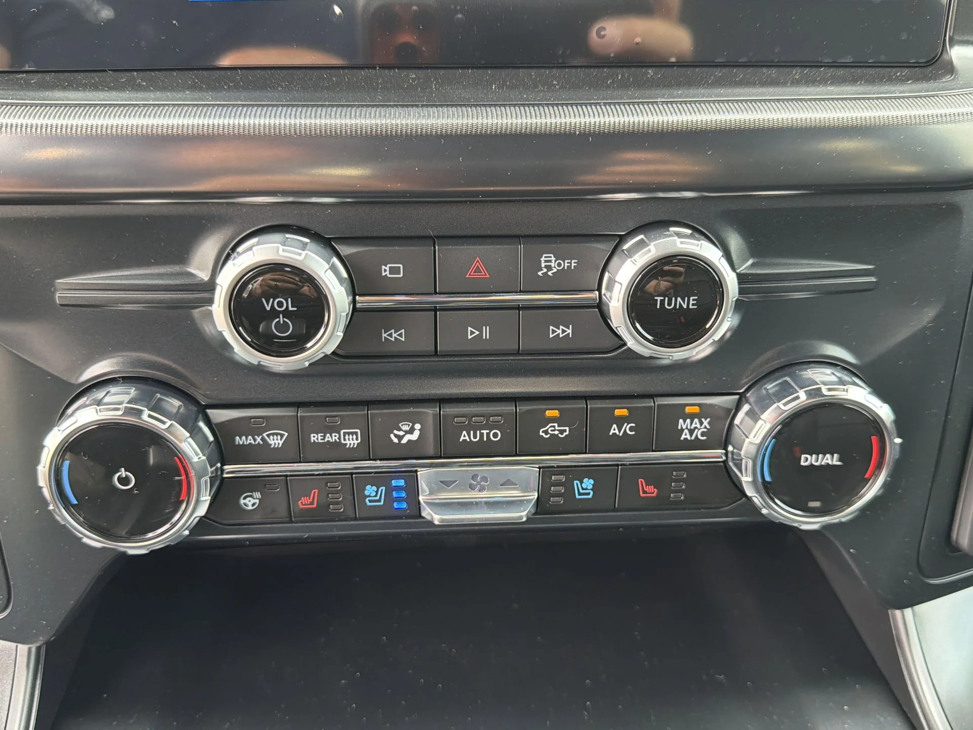New 2026 Avalanche Ford Lariat® image 8