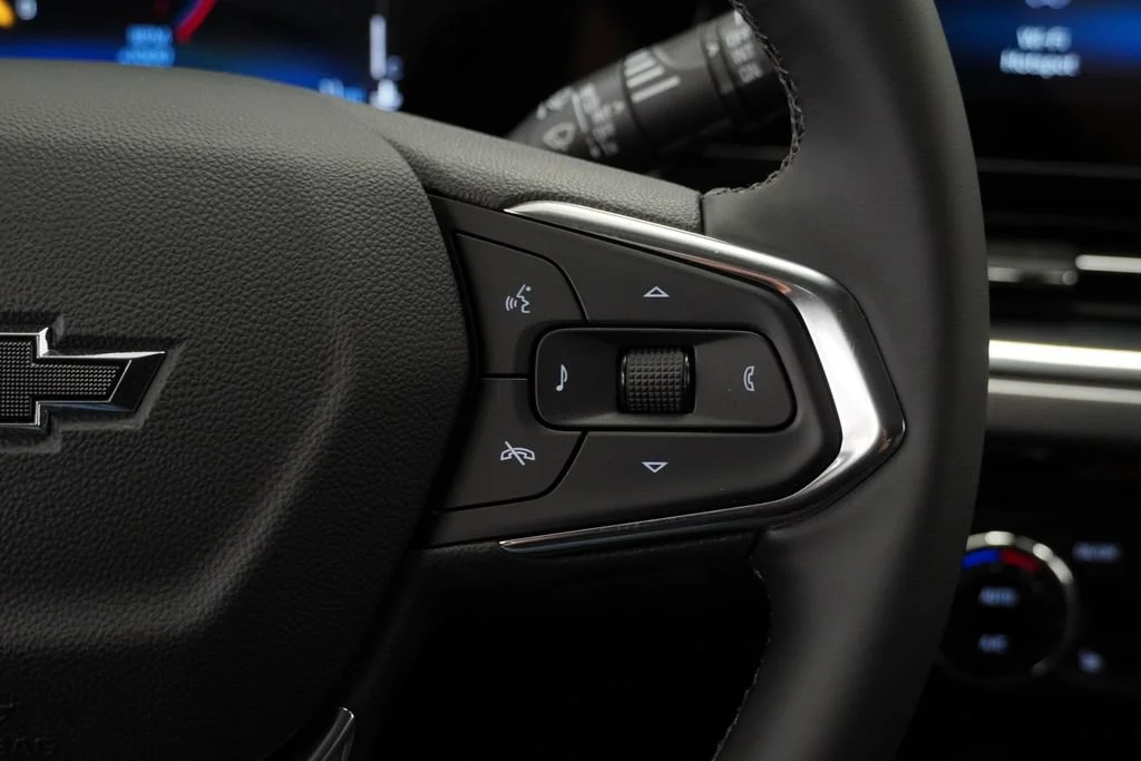 New 2026 Summit White Chevrolet ACTIV image 20