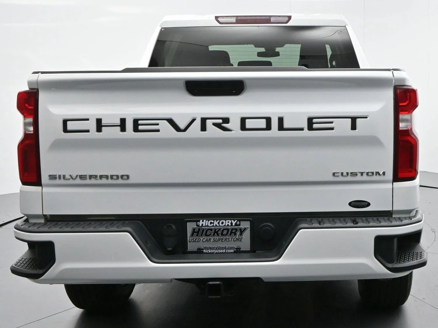 Used 2022 Summit White Chevrolet Custom image 6