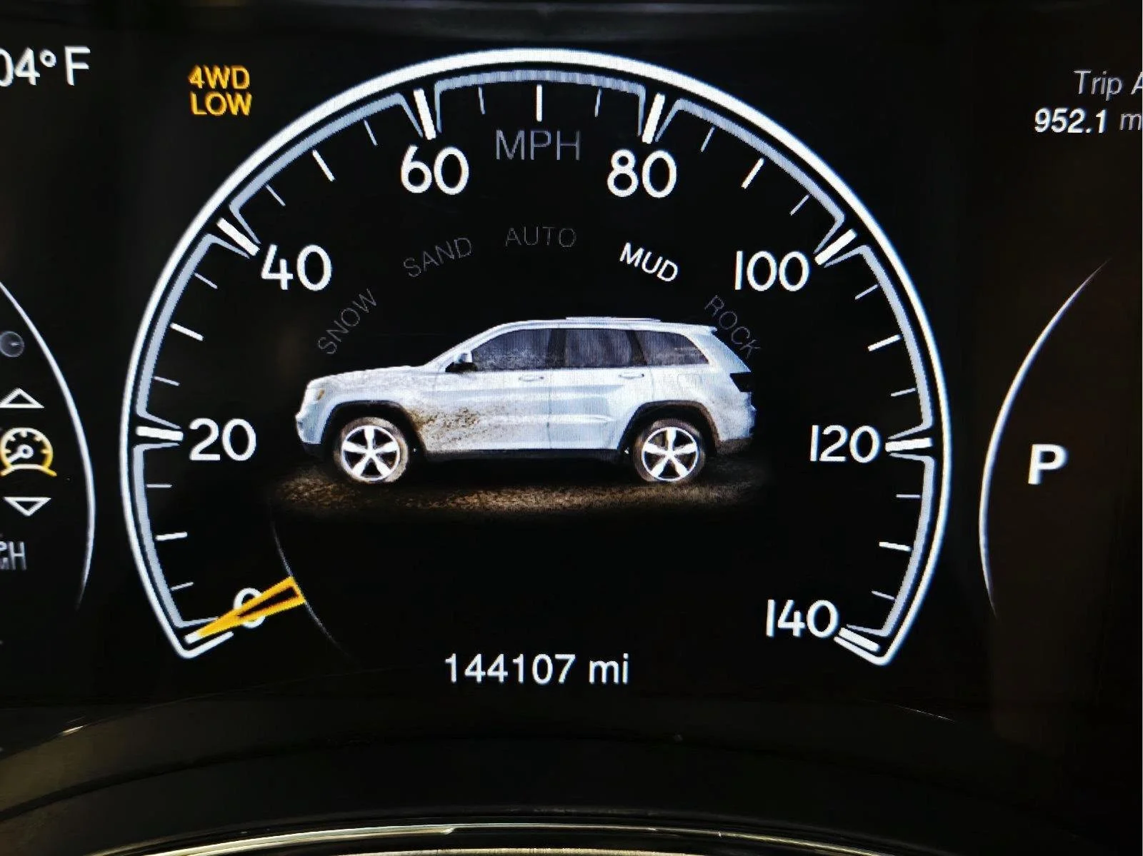 Used 2015 Bright White Clearcoat Jeep Limited image 29
