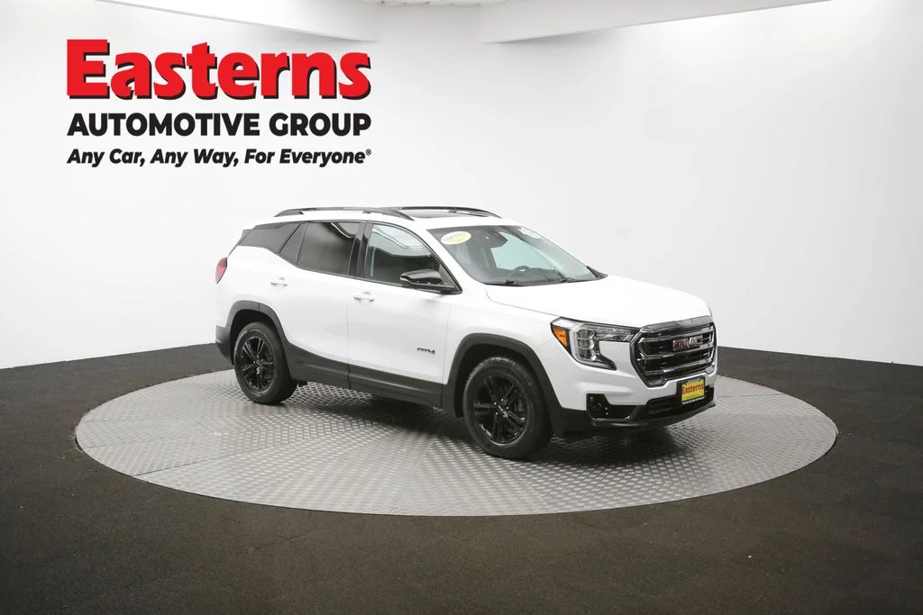 Used 2022 White GMC AT4 image 51