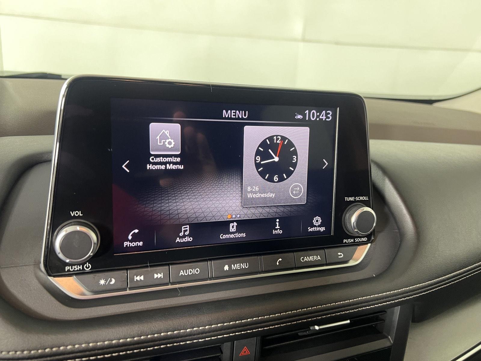 Used 2023 Pearl White Tricoat Nissan SV image 17
