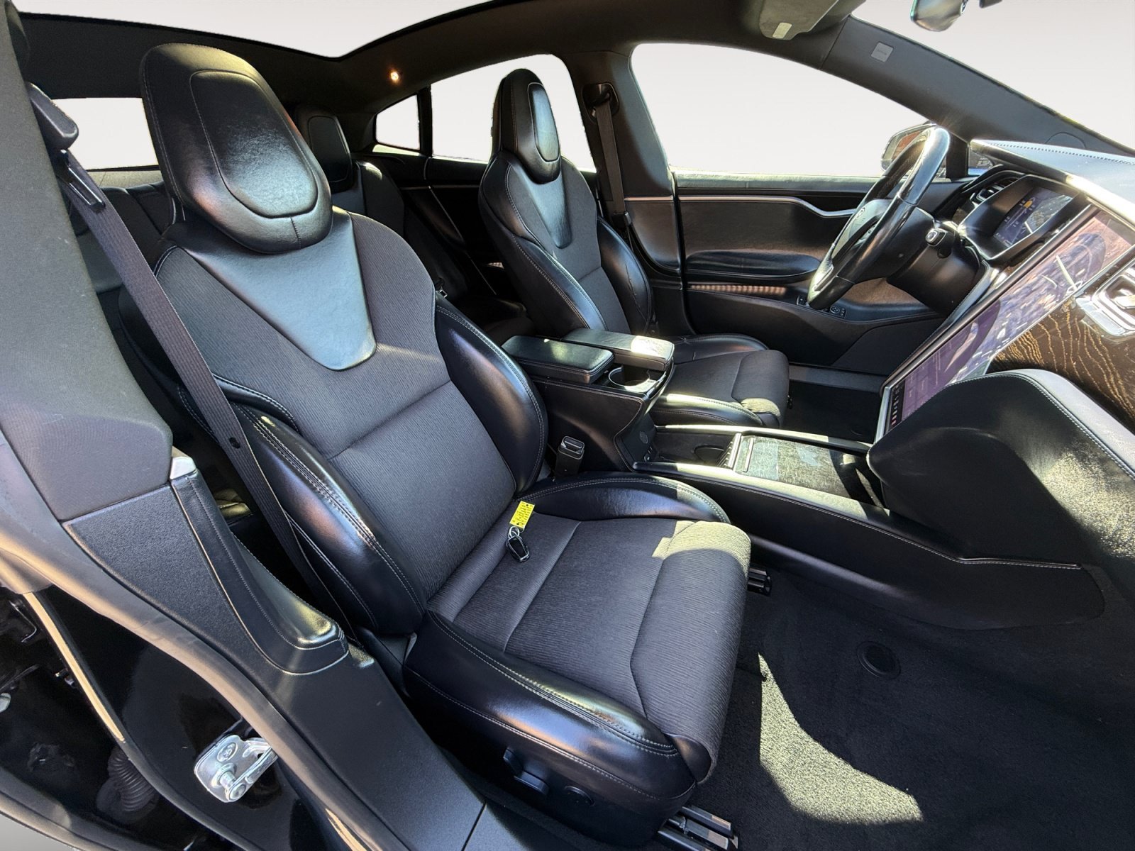 Used 2018 Obsidian Black Metallic Tesla 75D image 19