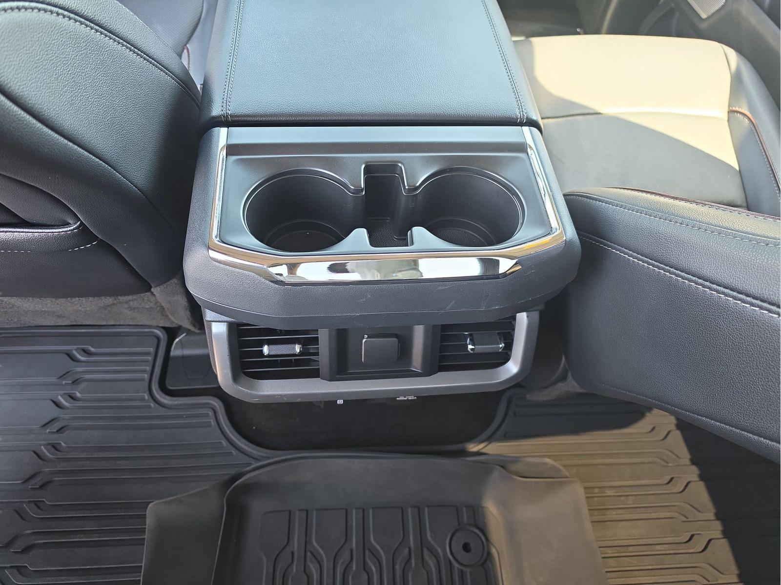 Used 2022 Silver Metallic Ford Lariat image 14