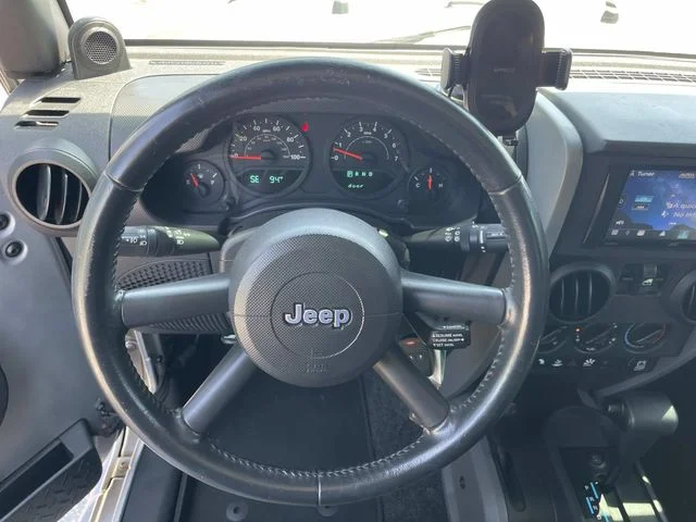 Used 2008 Silver Jeep X image 13
