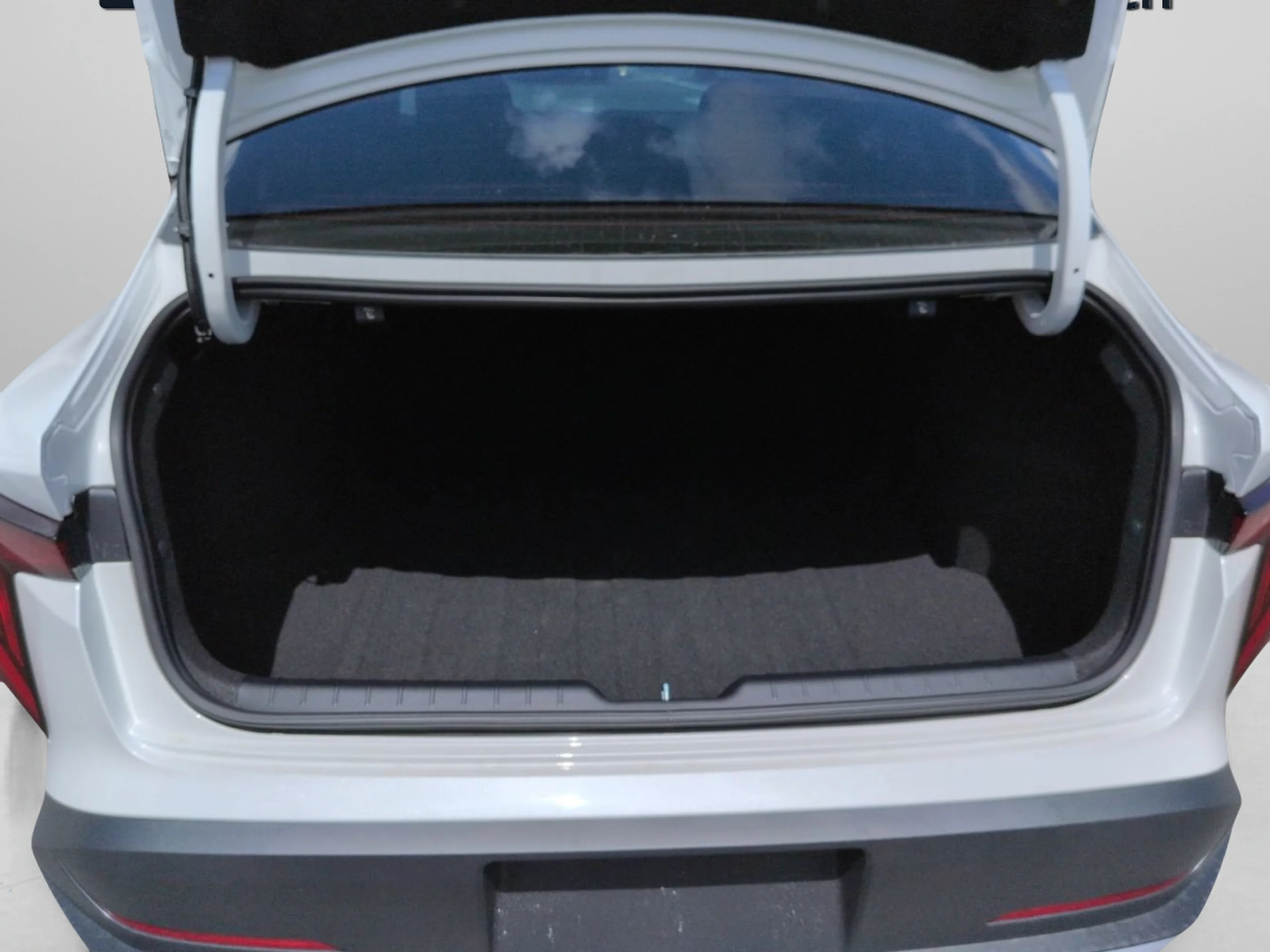 New 2026 Snow White Pearl Kia LXS image 47