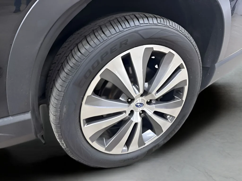 Used 2022 Black Subaru Limited image 21