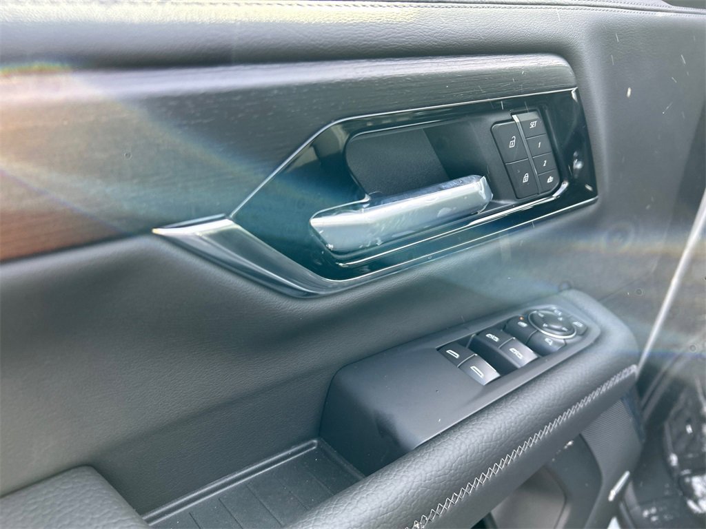 2026 GMC YUKON XL - Image 13