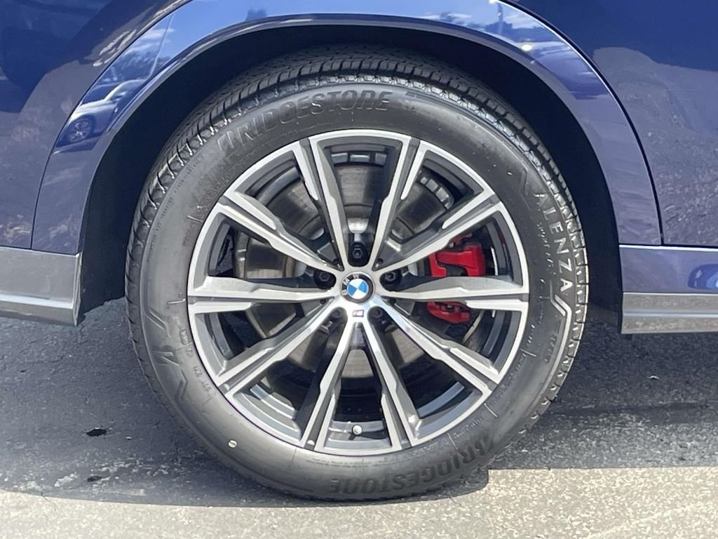 Used 2025 Blue BMW M60i image 5
