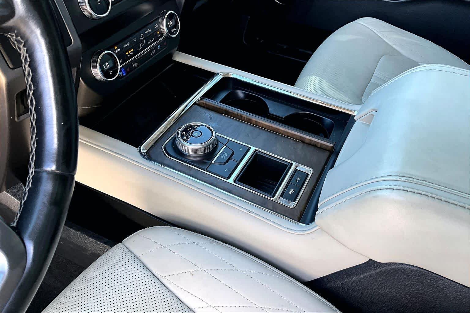 Used 2019 White Platinum Metallic Tri-Coat Ford Platinum image 16