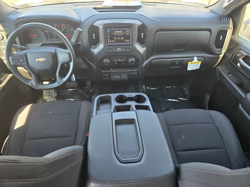 Used 2023 White Chevrolet Custom image 9