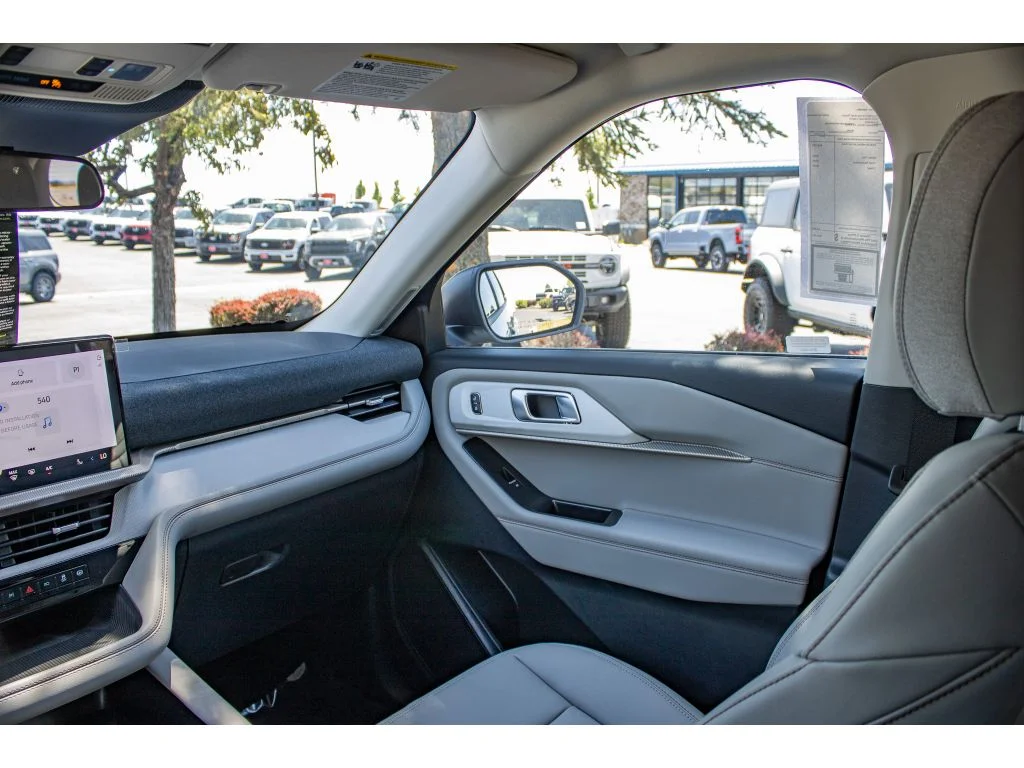 New 2026 SPACE WHITE METALLIC Ford Active w/200A Pkg image 23