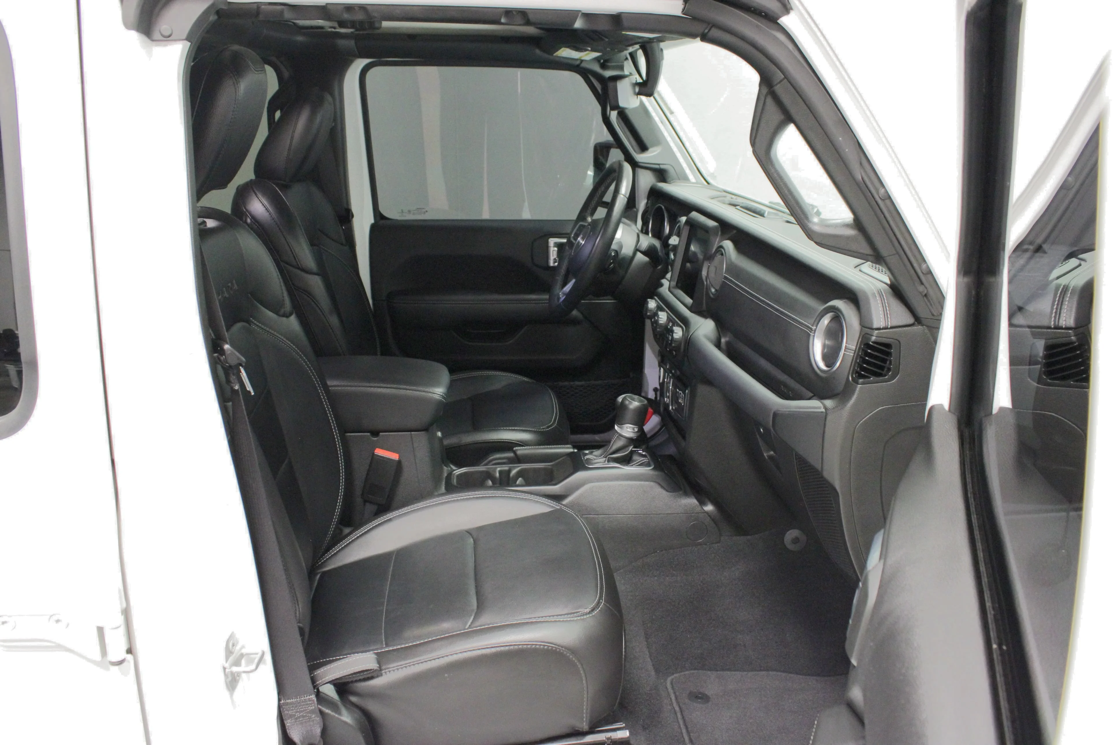 Used 2023 Bright White Clearcoat Jeep Sahara image 15