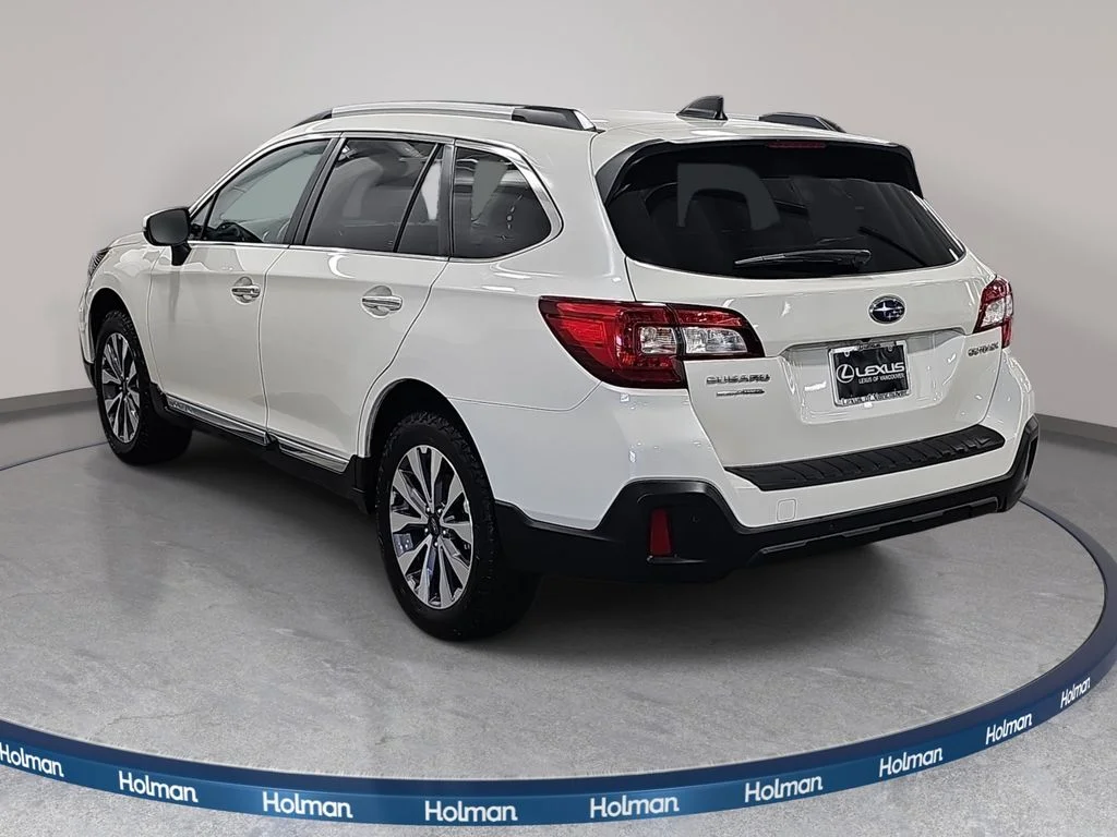 Used 2019 White Subaru 2.5i image 8