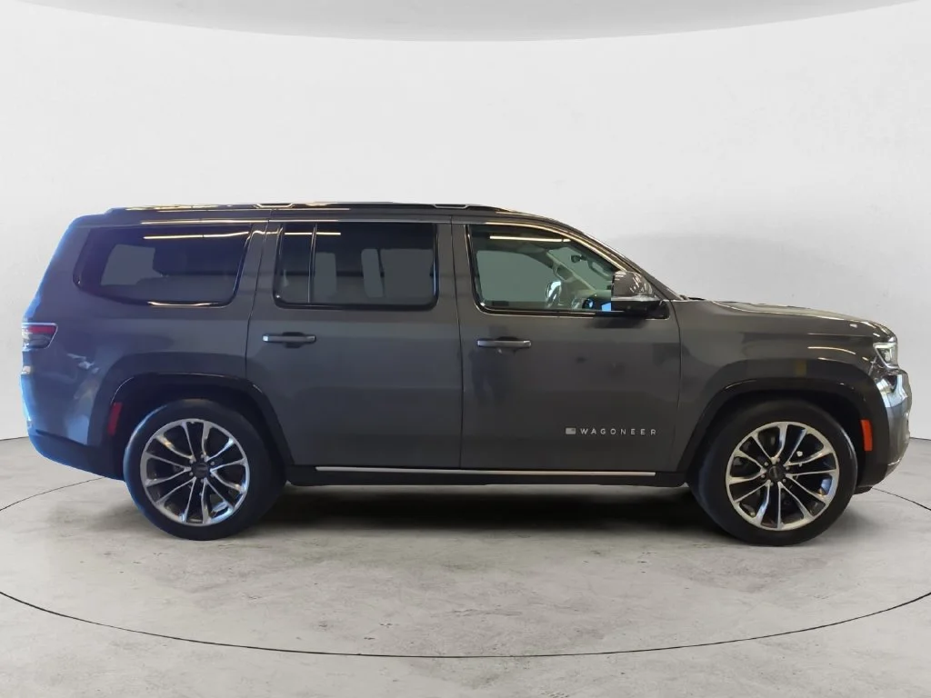 Used 2022 Gray Jeep Series III image 4