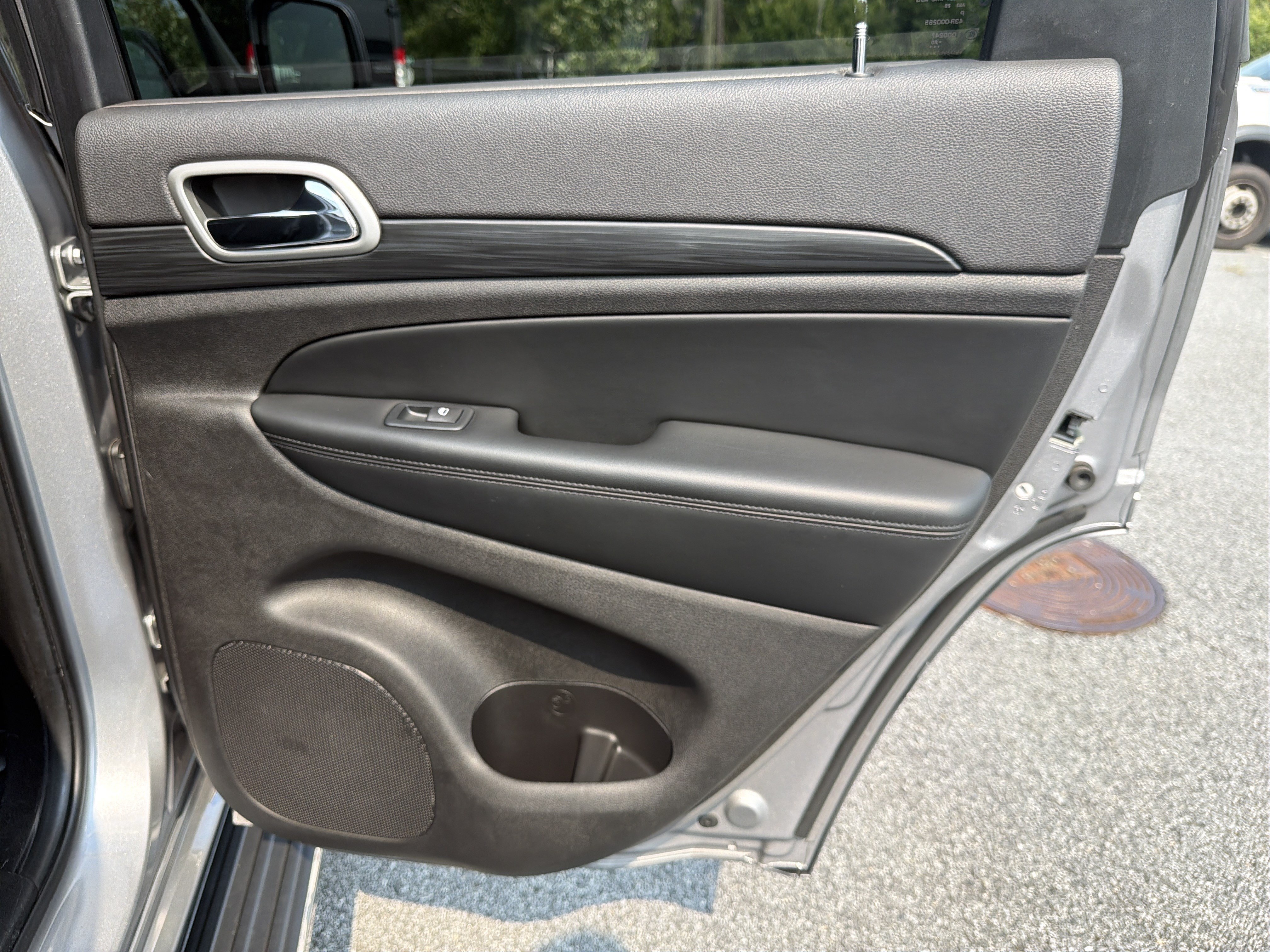 Used 2020 Billet Silver Metallic Clearcoat Jeep Altitude image 21